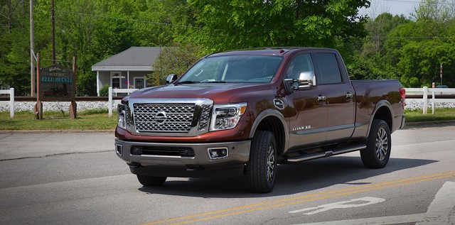 Nissan Titan Crew Cab photo 37