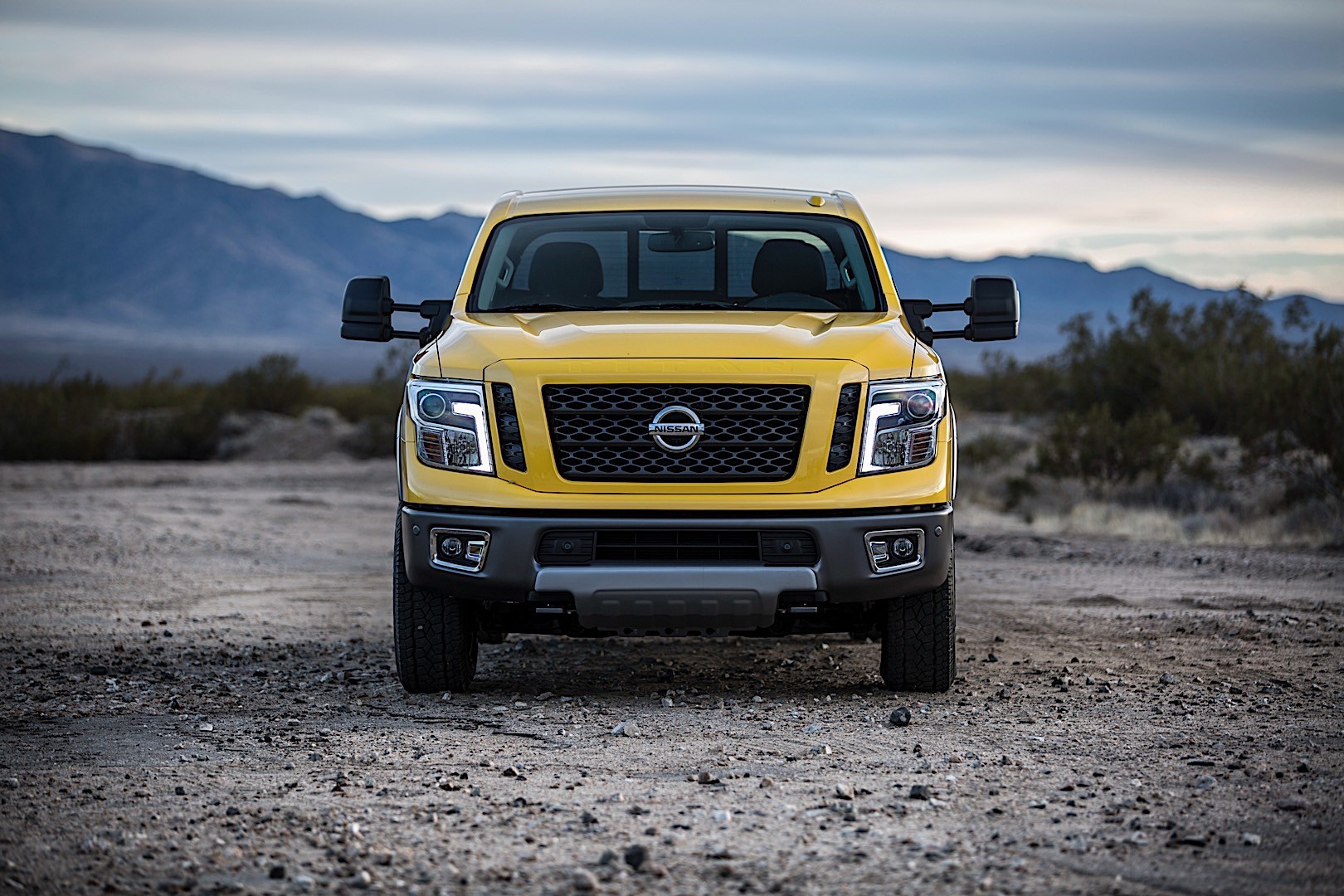 Nissan Titan Crew Cab photo 38