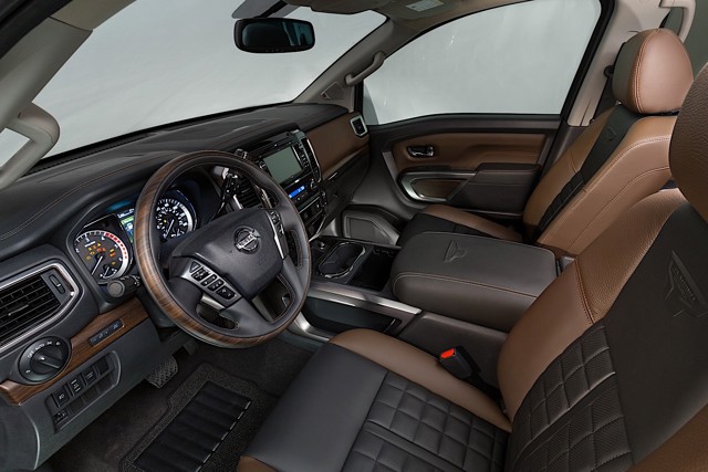 Nissan Titan Crew Cab photo 48
