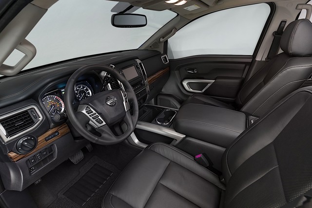 Nissan Titan Crew Cab photo 49
