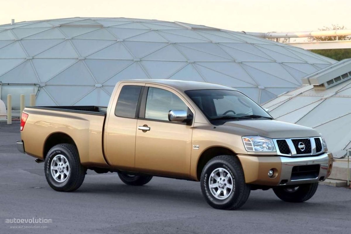 Nissan Titan King Cab photo 3