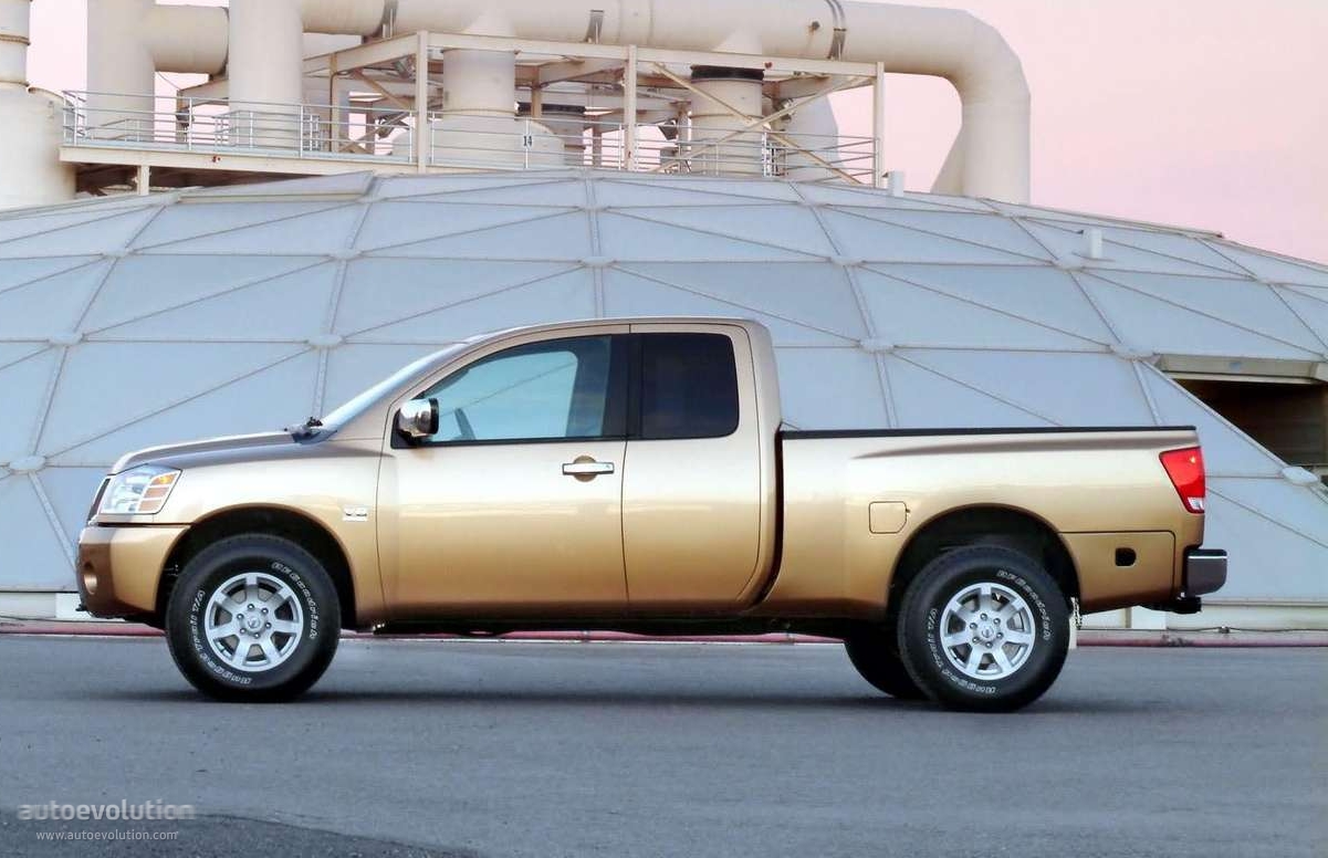 Nissan Titan King Cab photo 6