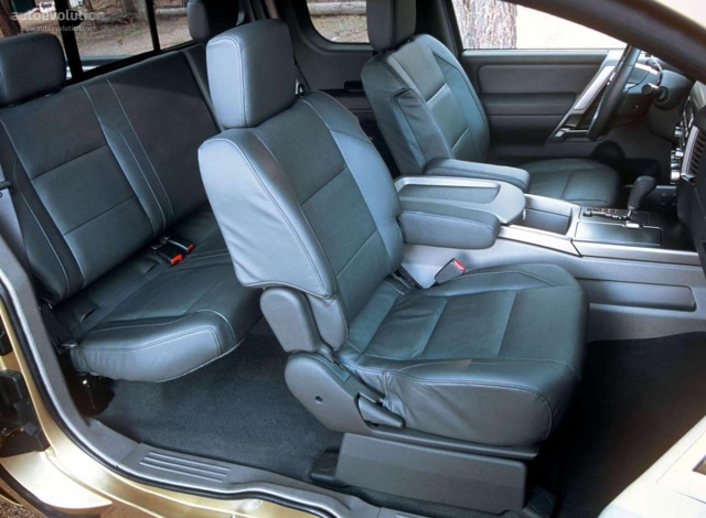 Nissan Titan King Cab photo 13