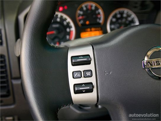 Nissan Titan King Cab photo 10