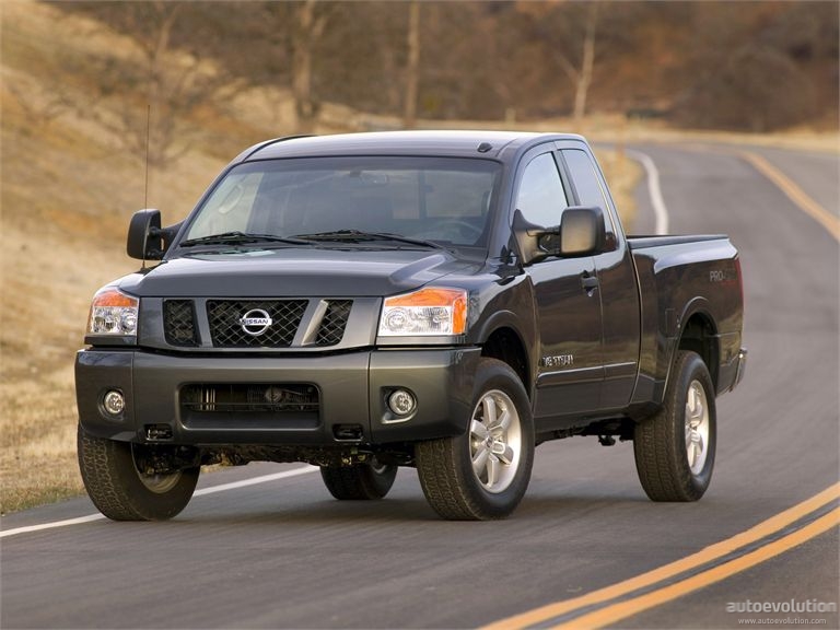 Nissan Titan King Cab photo 4