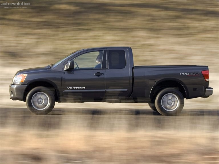 Nissan Titan King Cab photo 5