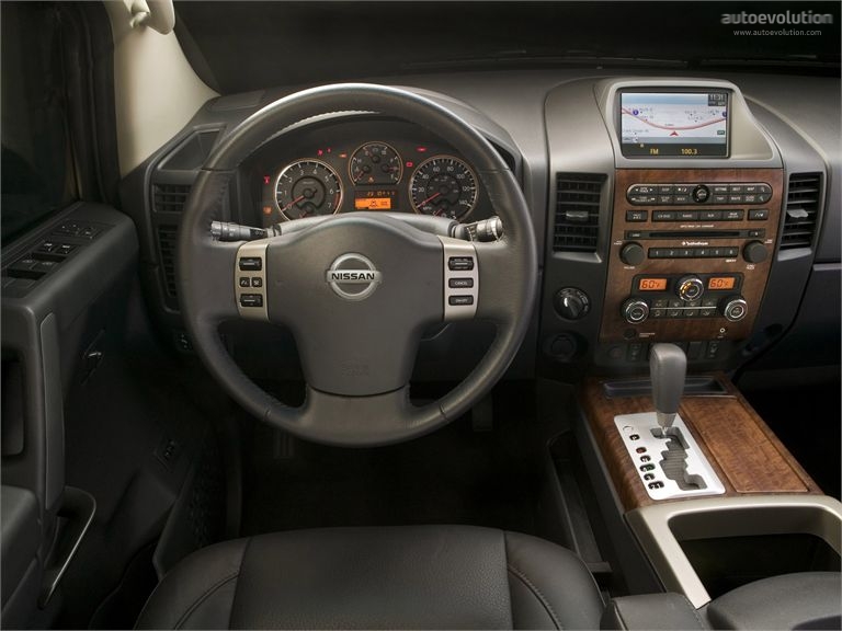 Nissan Titan King Cab photo 9