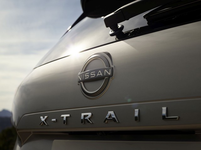 Nissan X-Trail foto 2