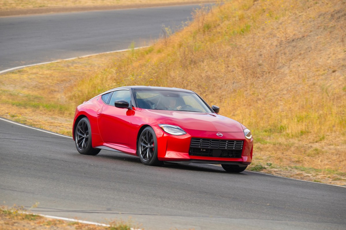 Nissan NISSAN Z Nismo Nismo 3.0L V6 9AT RWD (426 HP)