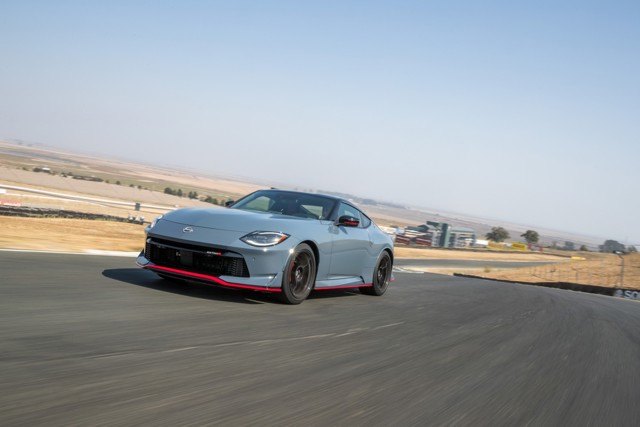 Nissan Z photo 10