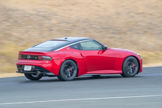 Nissan Z photo 2