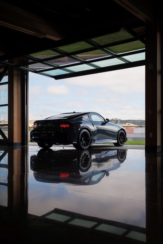 Nissan Z photo 24