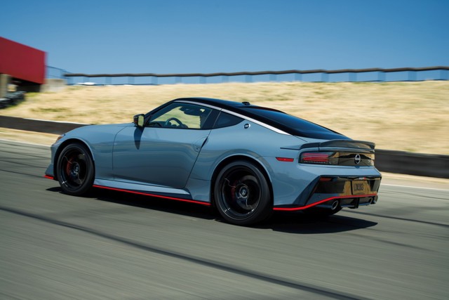 Nissan Z photo 31