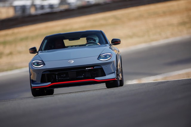 Nissan Z photo 38