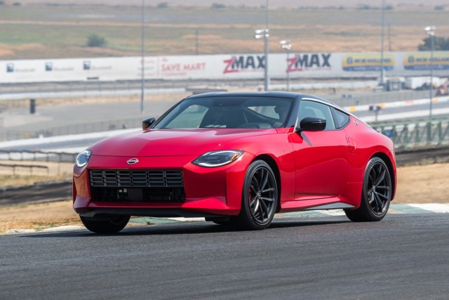Nissan Z photo 8