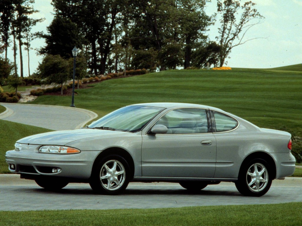 Oldsmobile Alero Coupe photo 10
