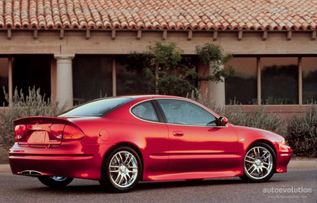 Oldsmobile Alero Coupe photo 2
