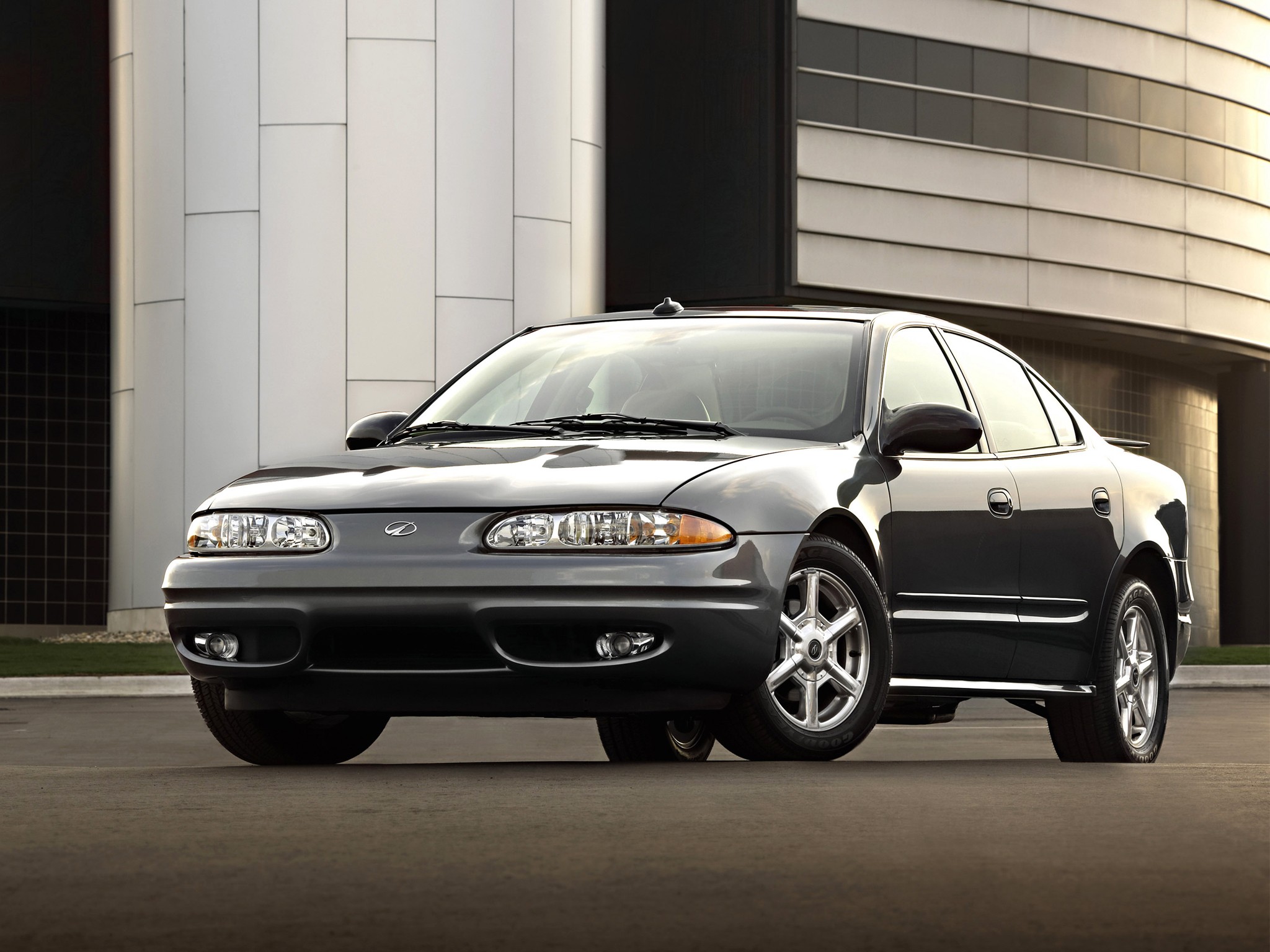 Oldsmobile Alero Sedan photo 15