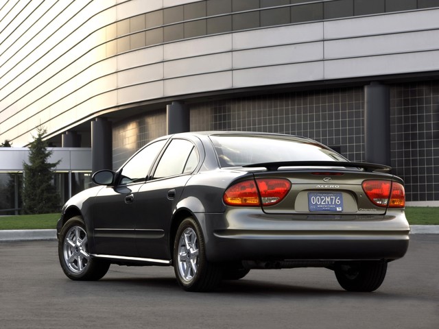 Oldsmobile Alero Sedan photo 17