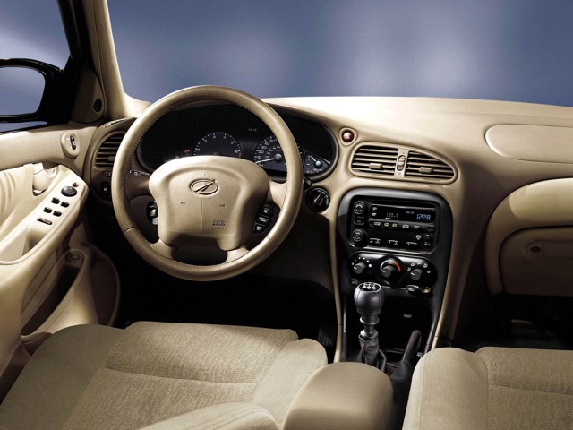 Oldsmobile Alero Sedan photo 18
