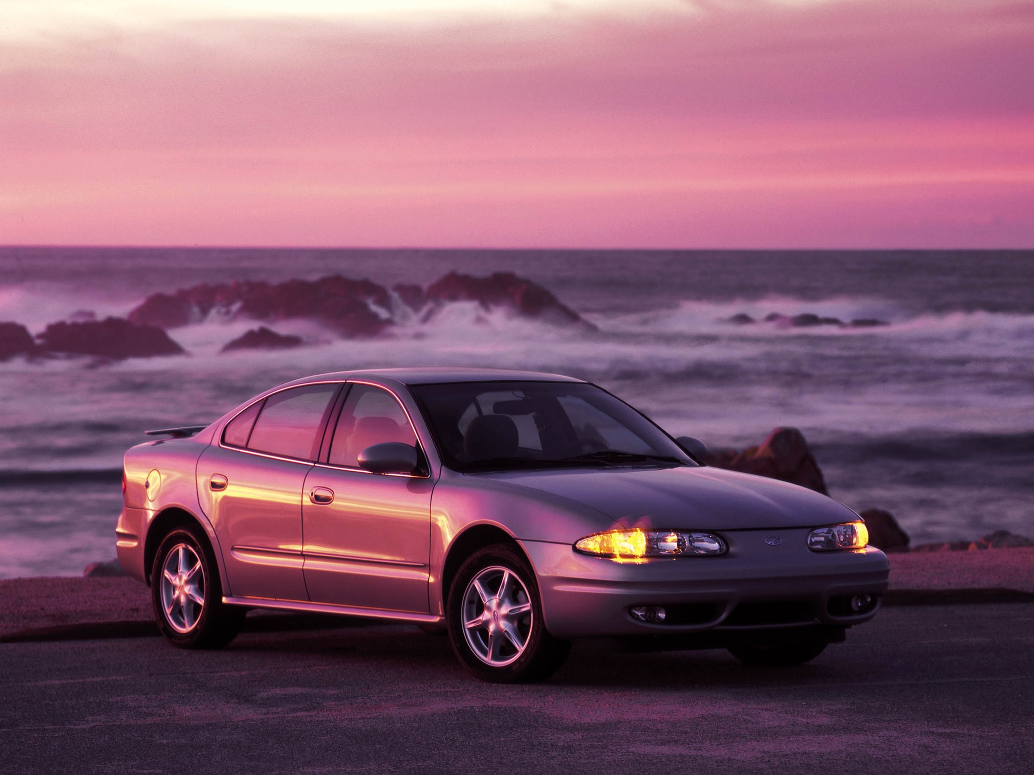 Oldsmobile Alero Sedan photo 4