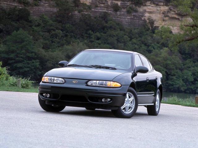 Oldsmobile Alero Sedan photo 7