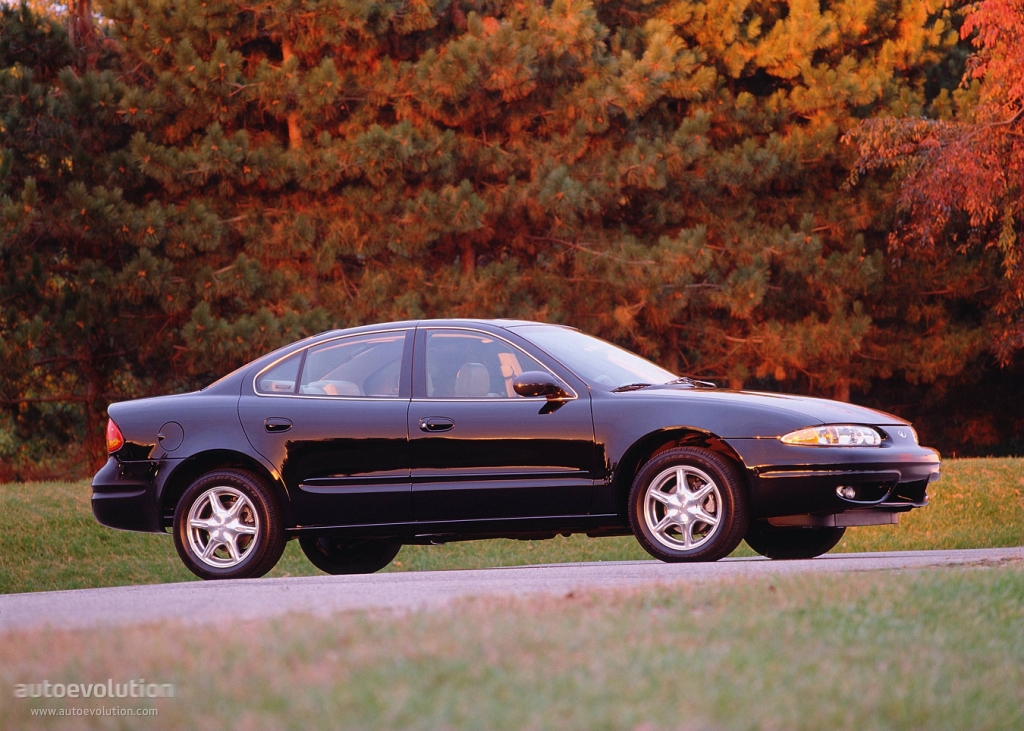Oldsmobile Alero Sedan photo 2