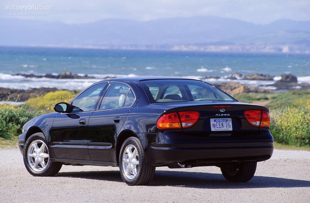 Oldsmobile Alero Sedan photo 3