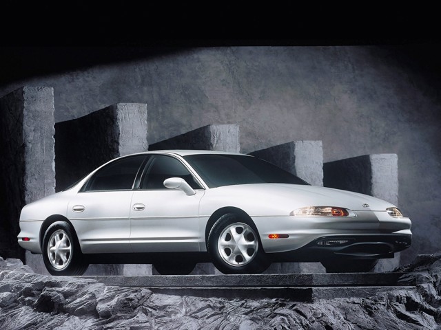 Oldsmobile Aurora photo 9