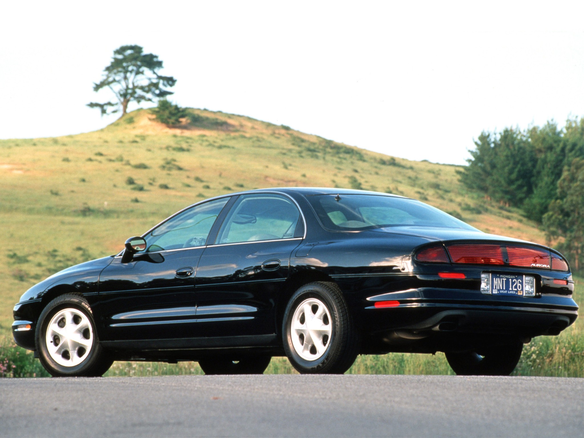 Oldsmobile Aurora photo 11