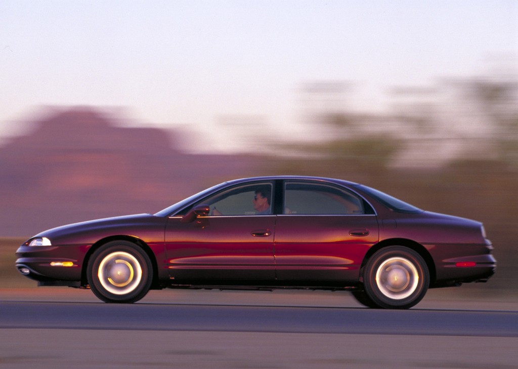 Oldsmobile Aurora photo 14