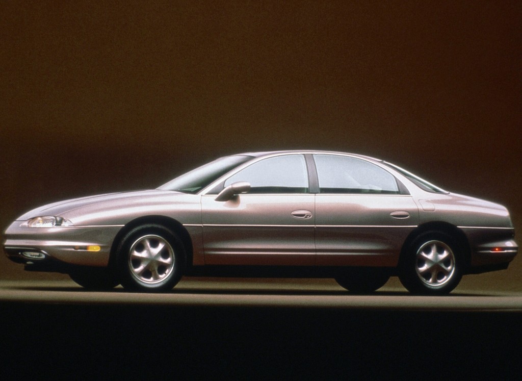 Oldsmobile Aurora photo 17