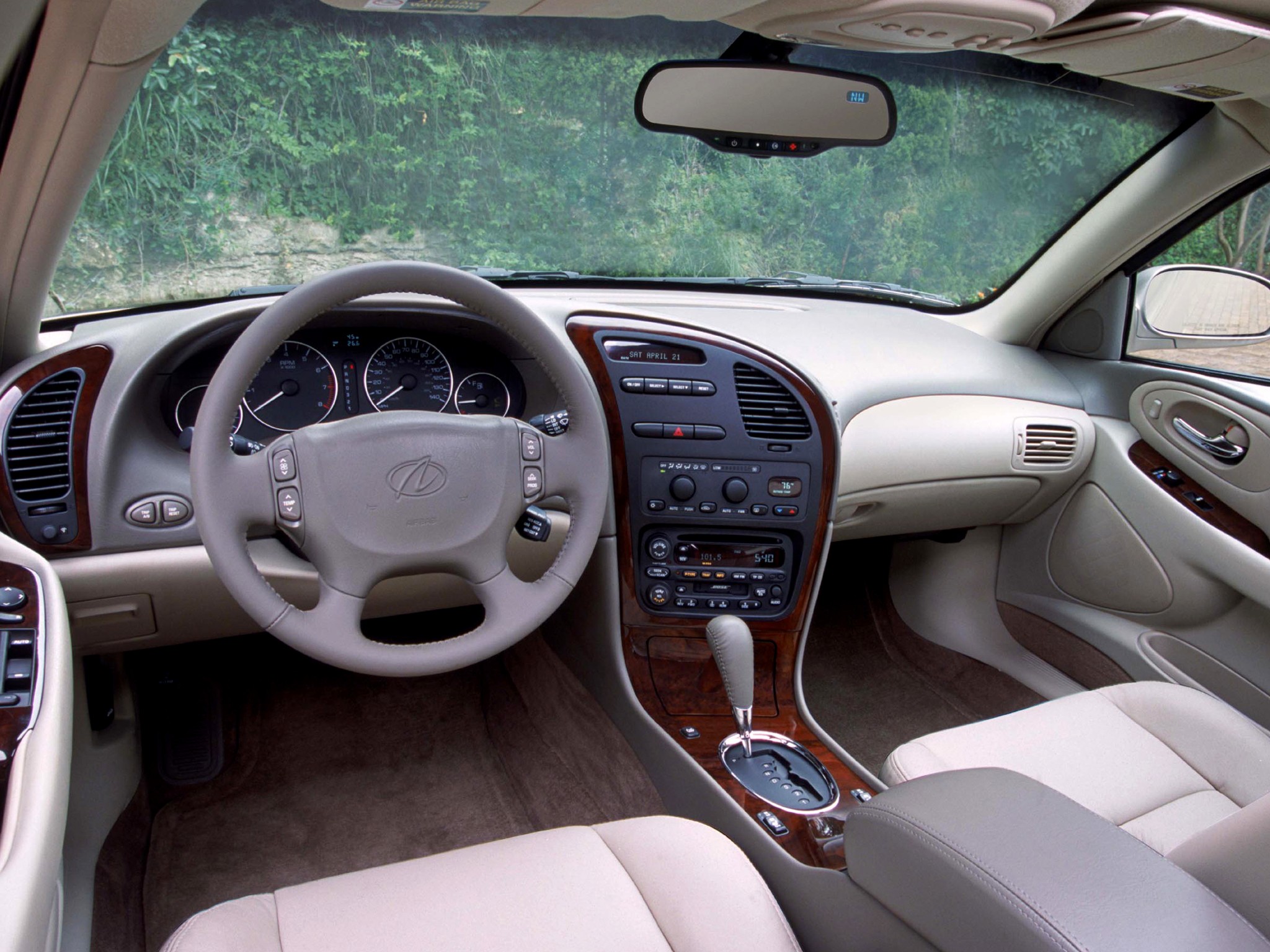 Oldsmobile Aurora photo 29