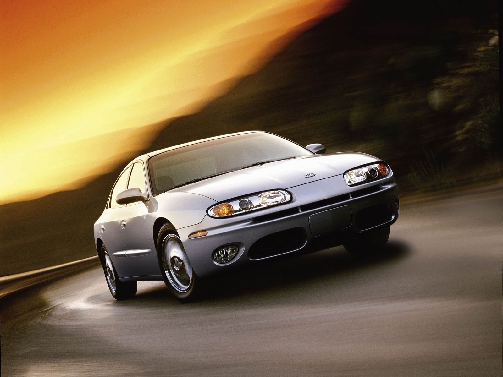 Oldsmobile Aurora photo 6