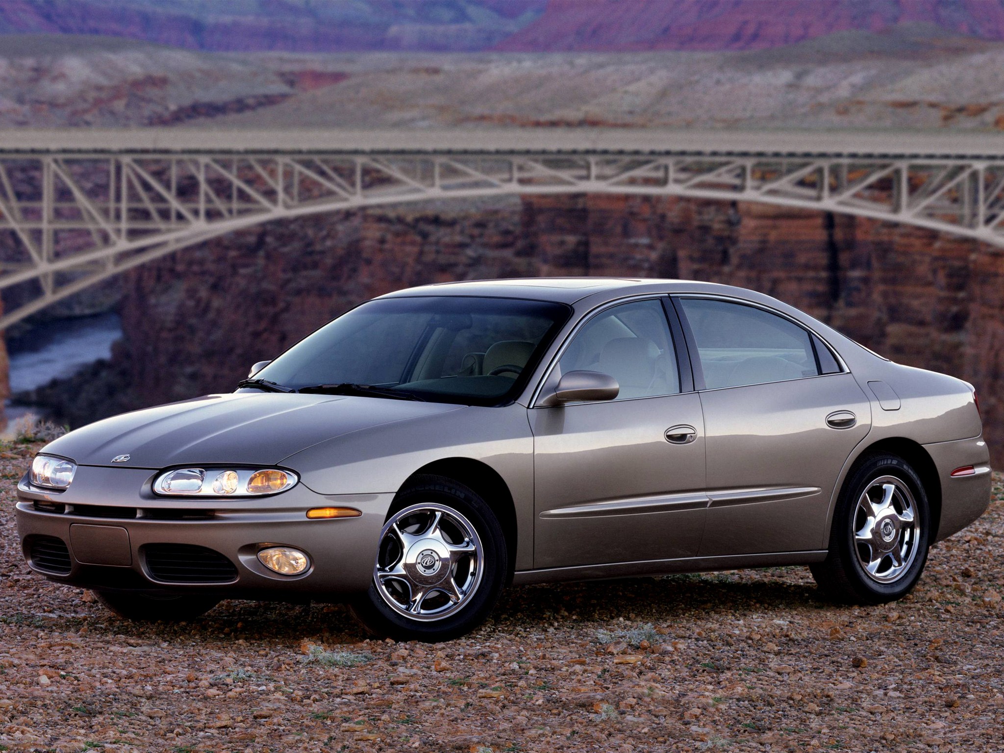 Oldsmobile Aurora photo 10