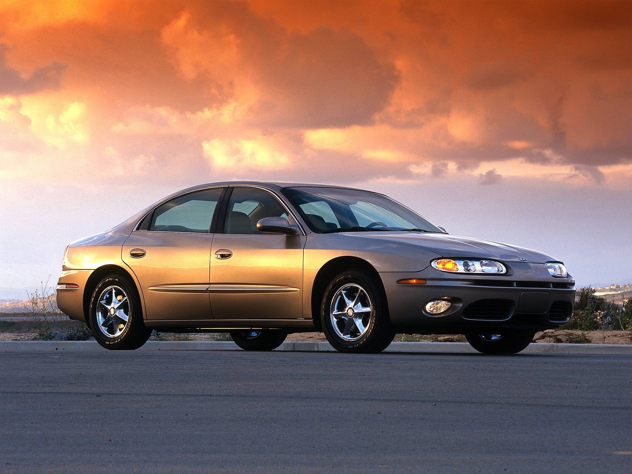 Oldsmobile Aurora photo 11