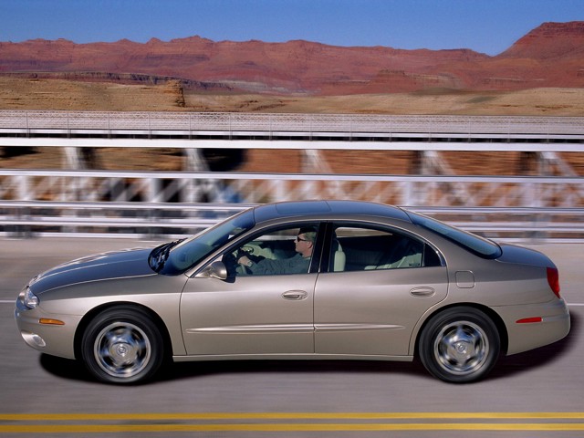 Oldsmobile Aurora photo 12