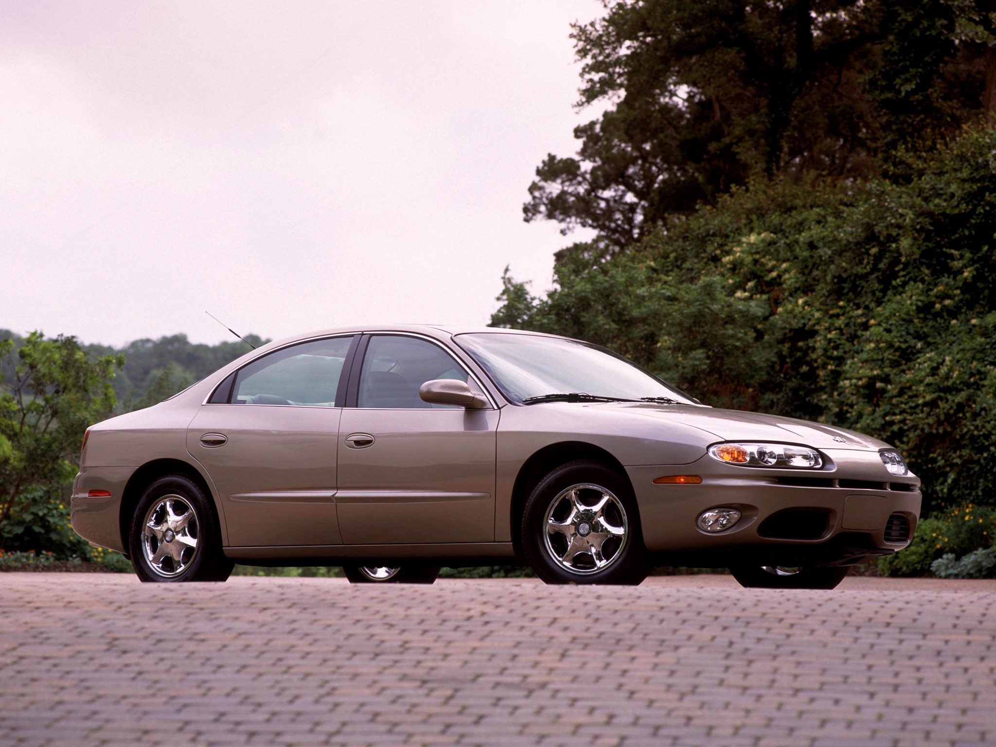 Oldsmobile Aurora photo 23