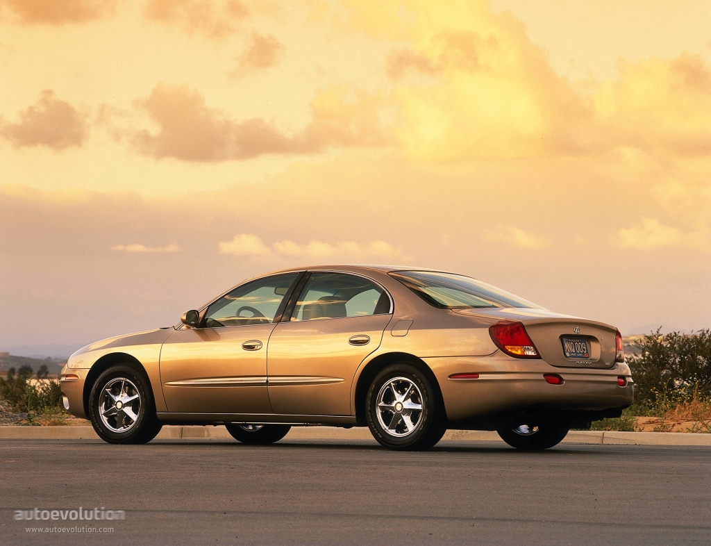 Oldsmobile Aurora photo 3