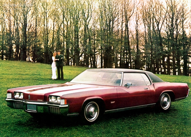 Oldsmobile Toronado Foto 2