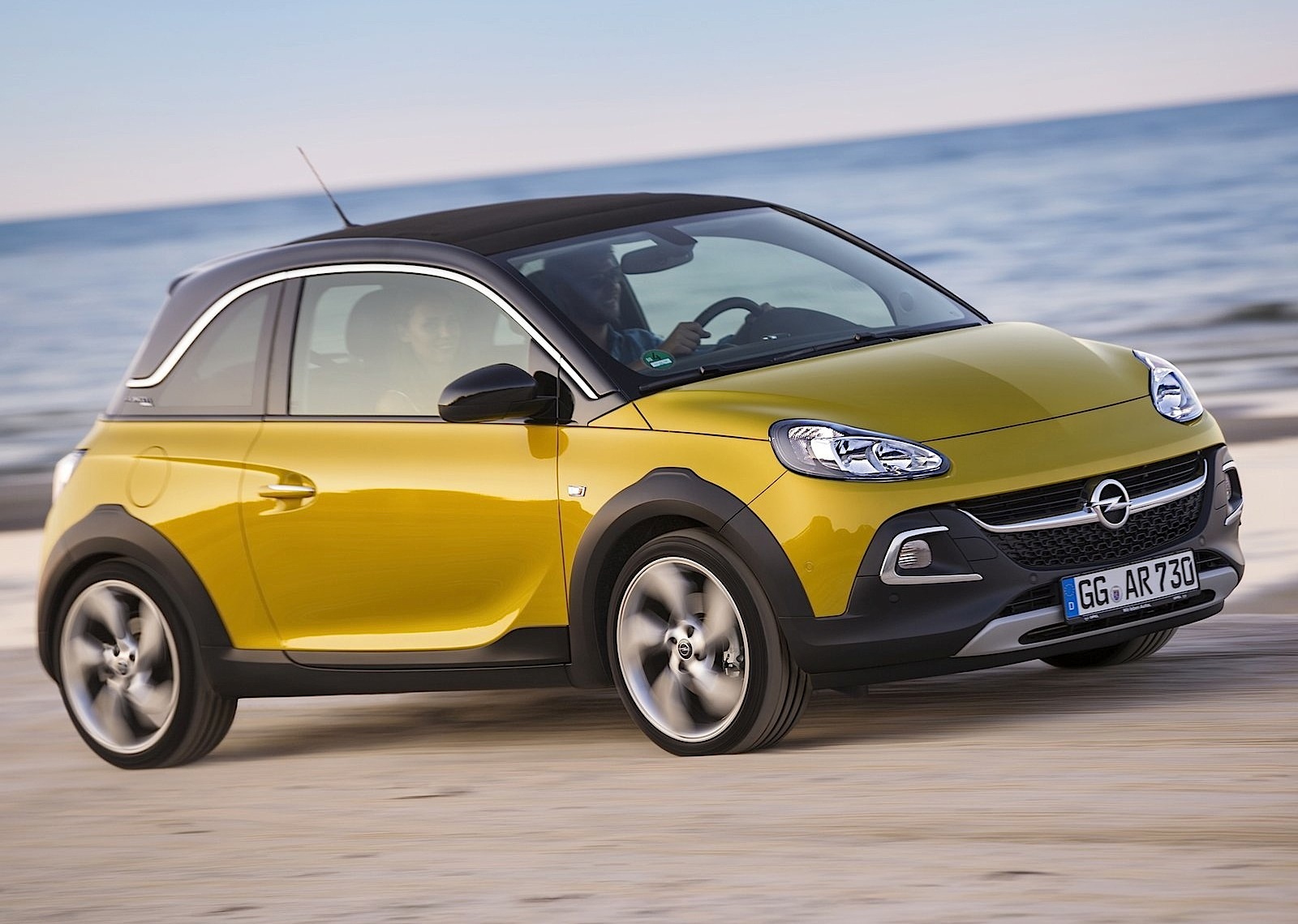 Opel Adam Rocks photo 2