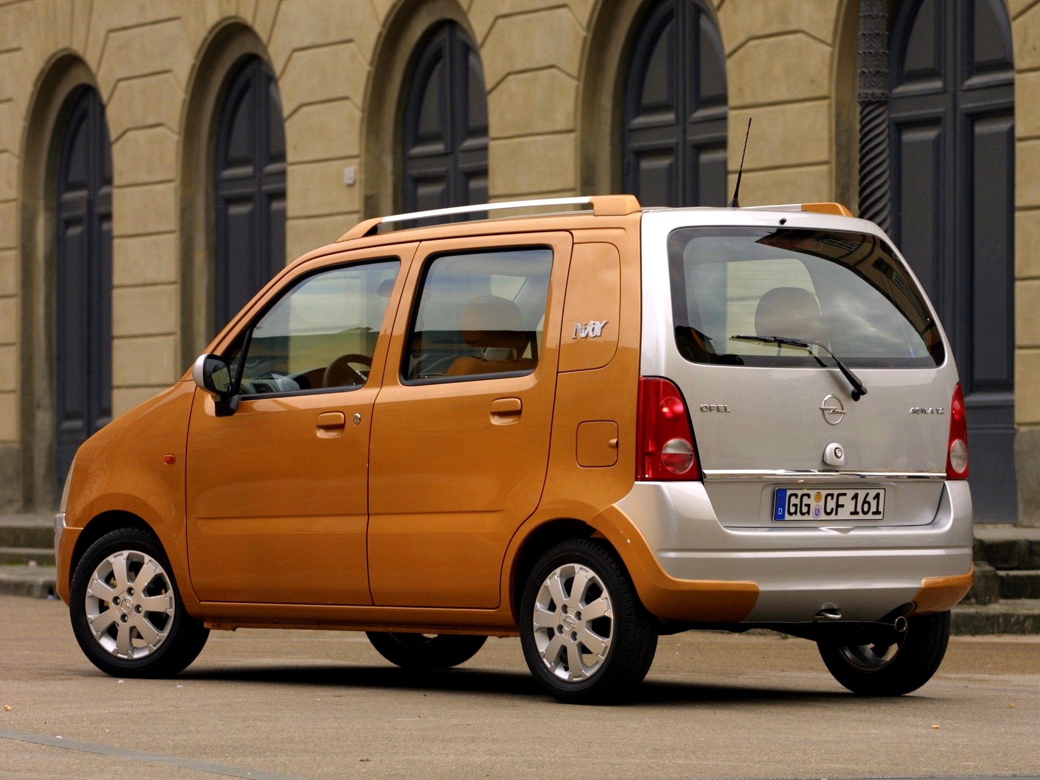 Opel Agila photo 9