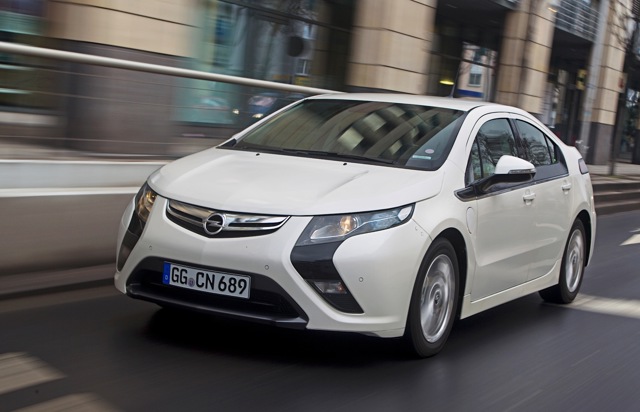 Opel Ampera photo 11