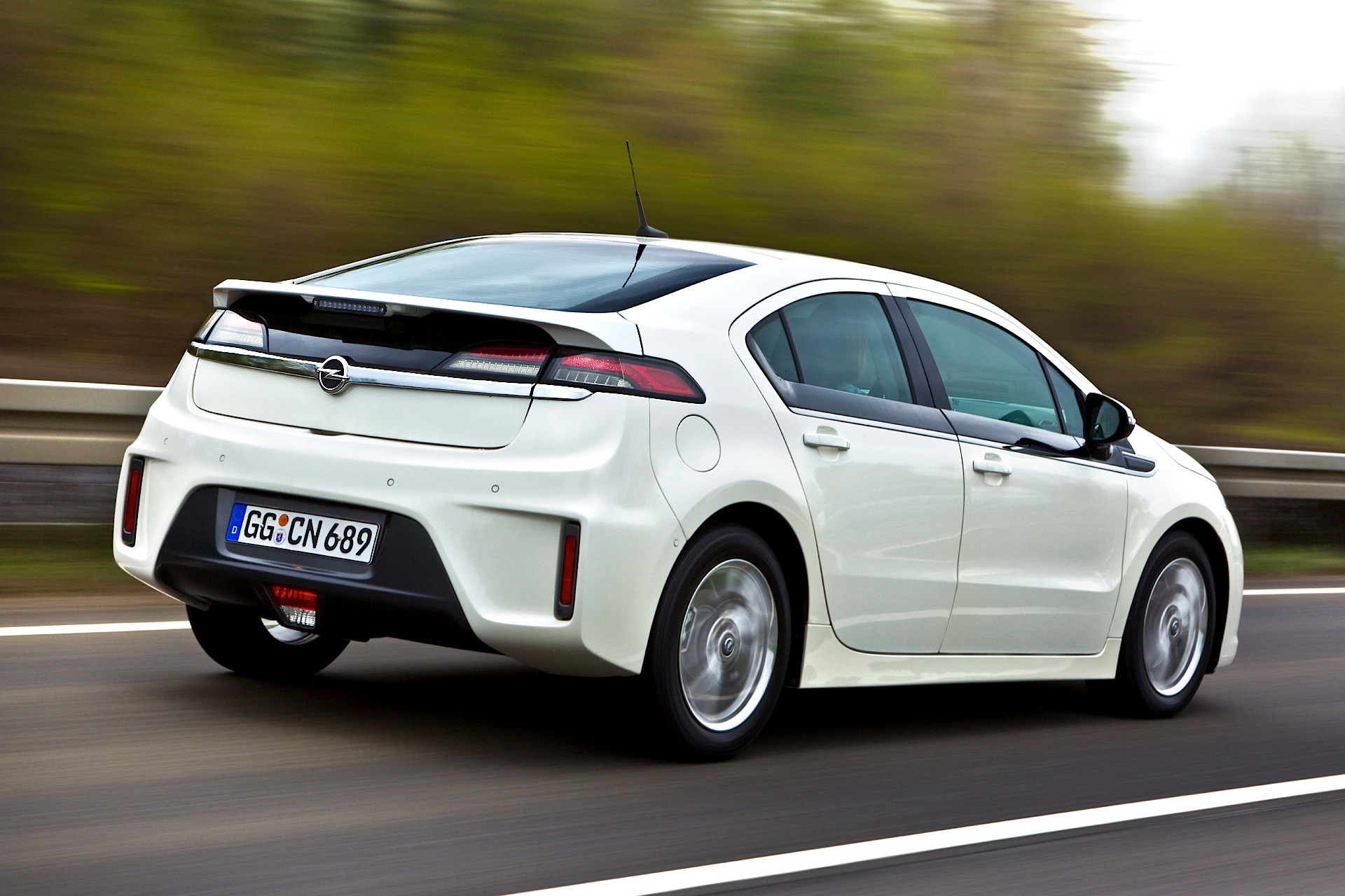 Opel Ampera photo 21