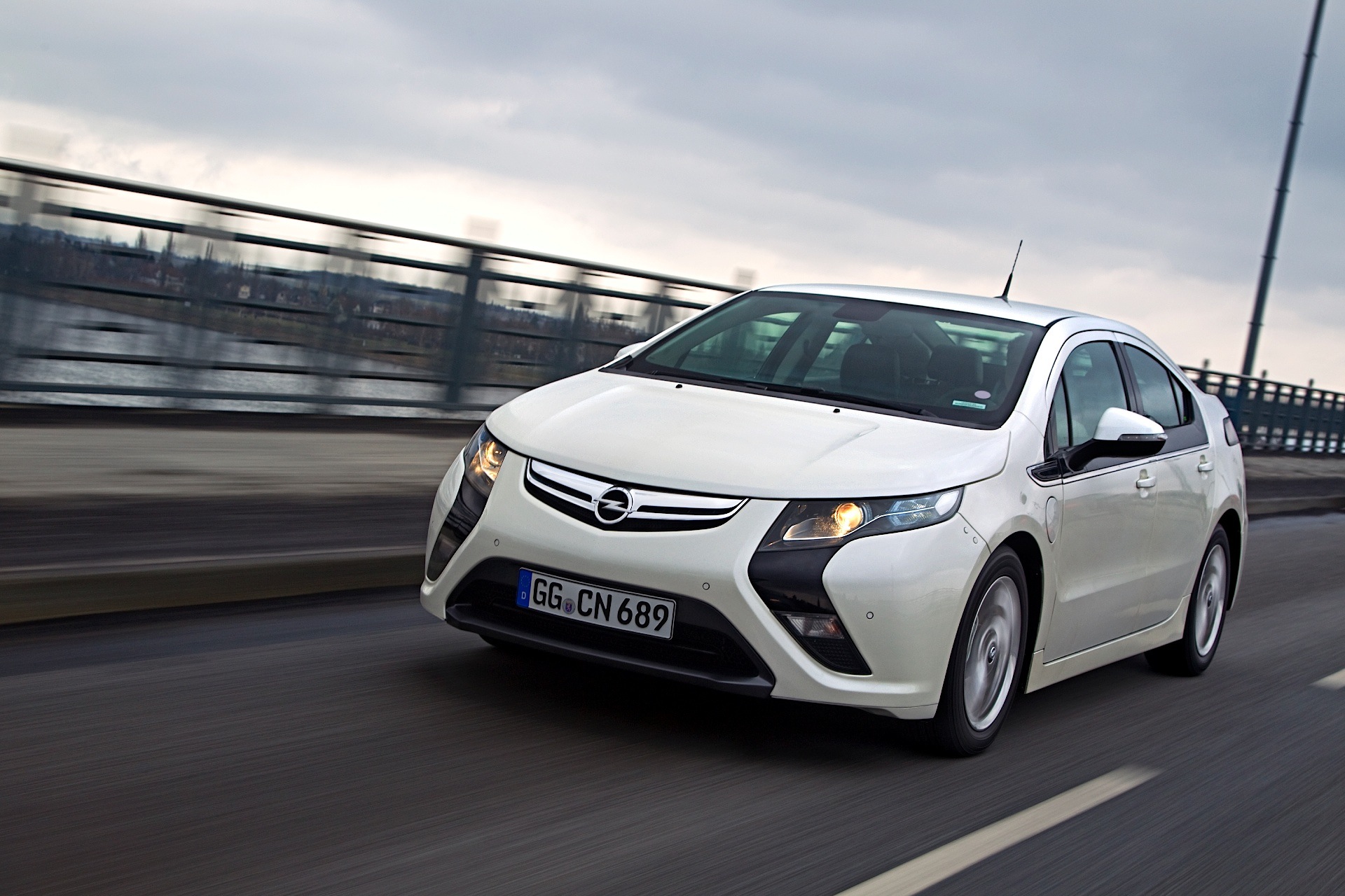 Opel Ampera photo 5