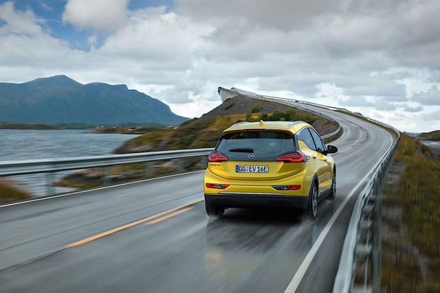 Opel Ampera photo 12
