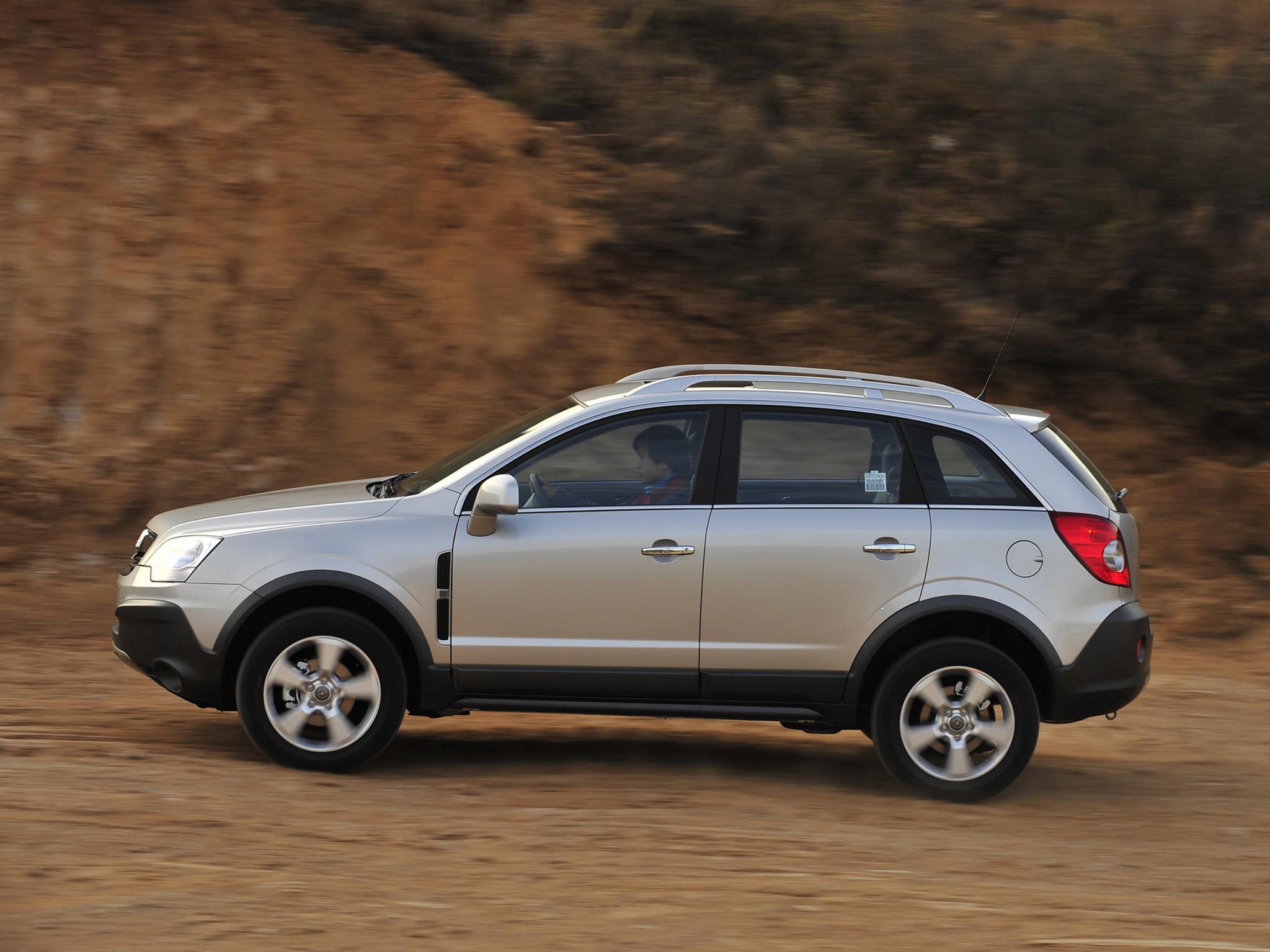 Opel Antara photo 11