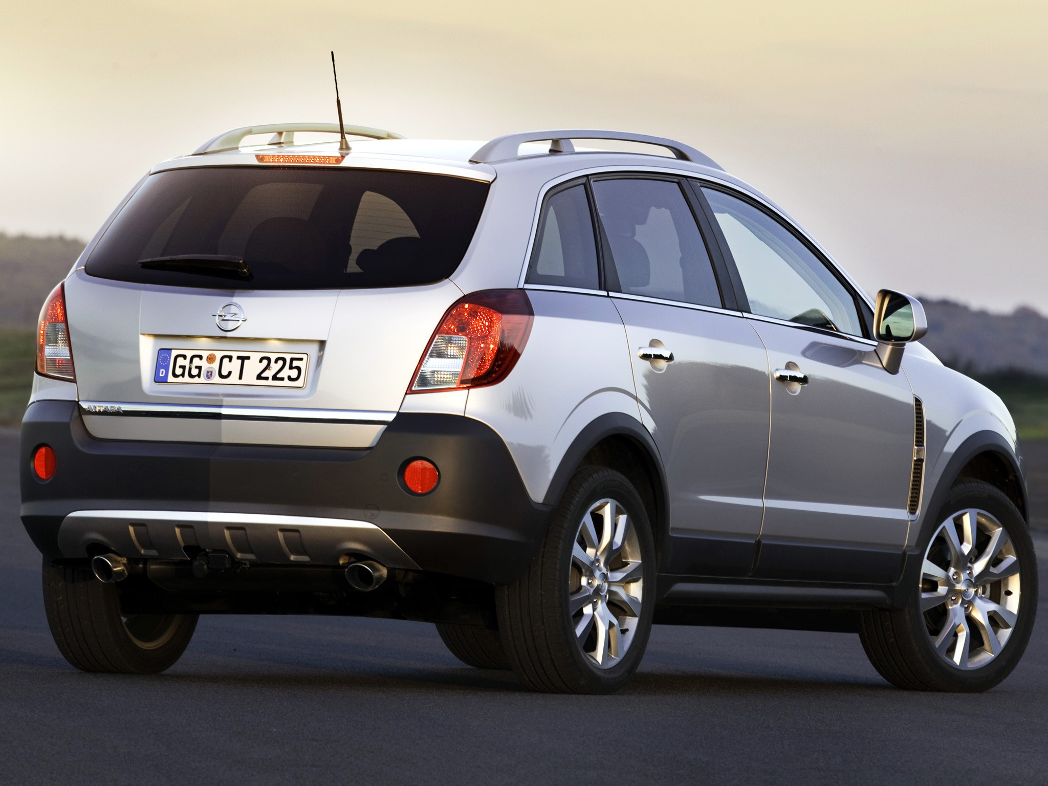 Opel Antara photo 21