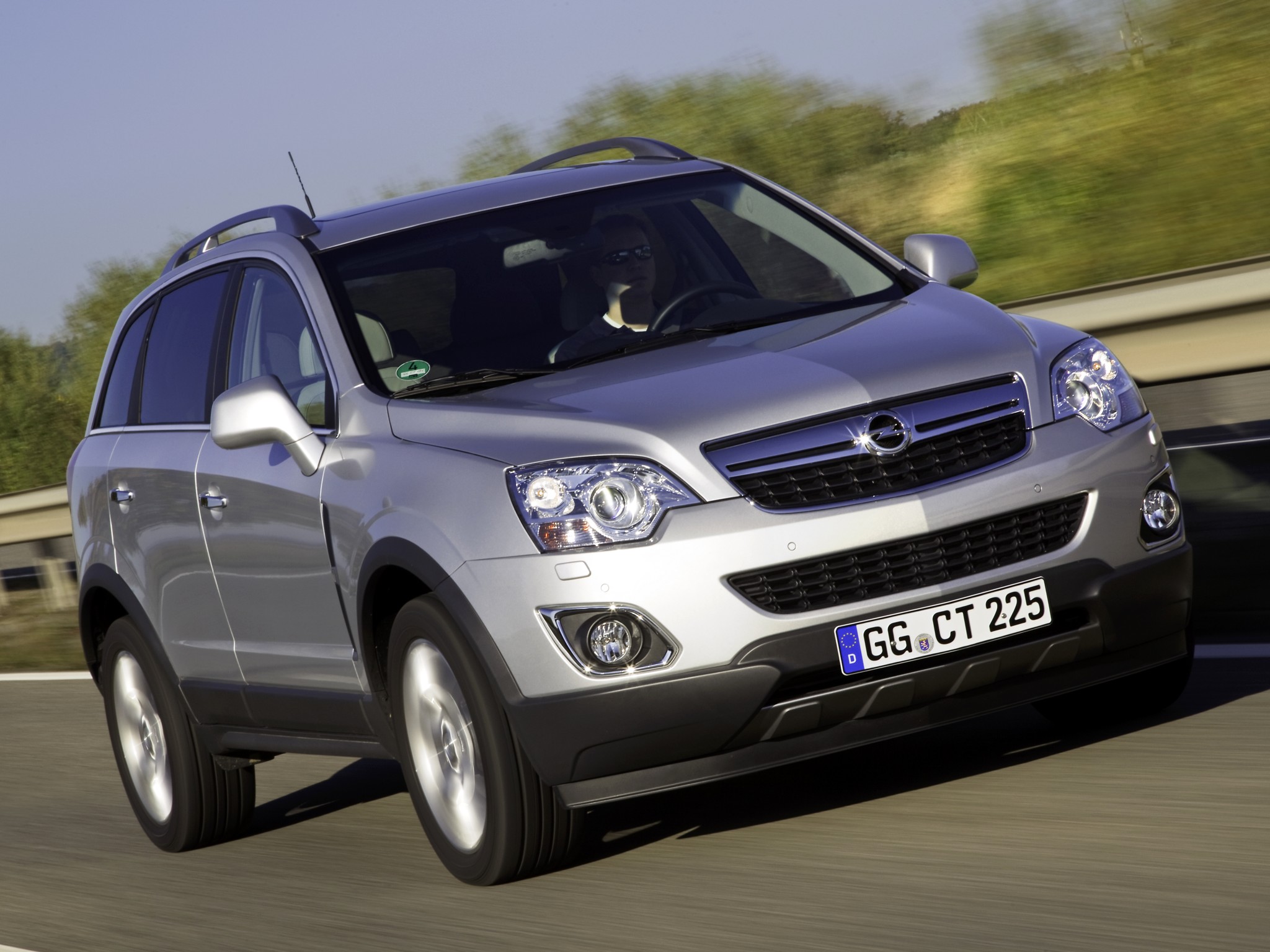Opel Antara photo 22