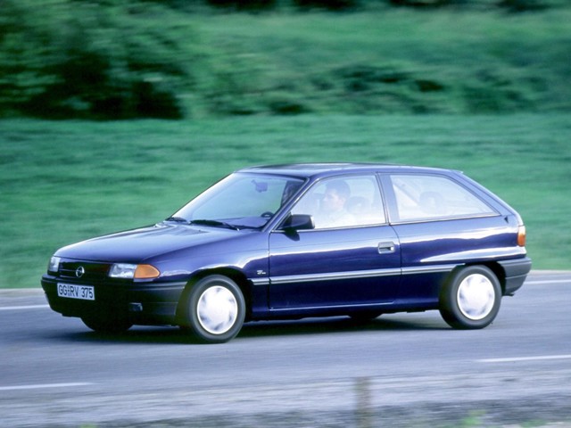 Opel Astra 3 Doors photo 13